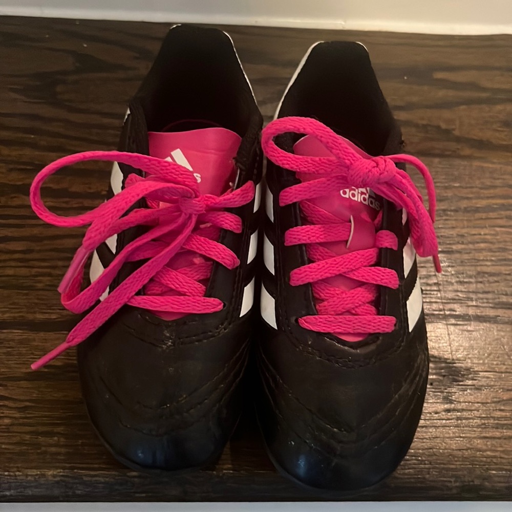 Kids cleats